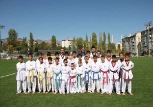Taekwondocular kuşak için yarıştı
